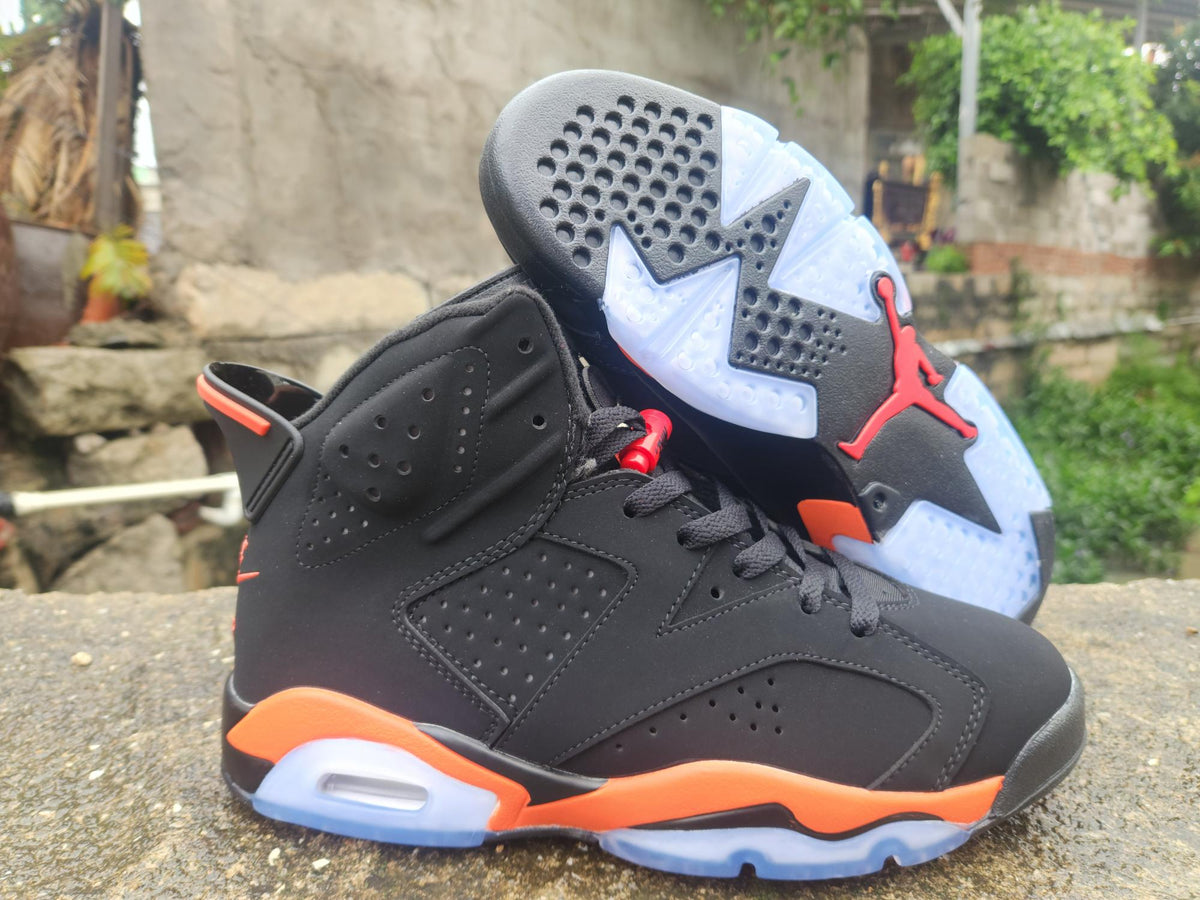 Air Jordan 6 Retro 'Shattered Backboard' Sneakers - Black and Orange