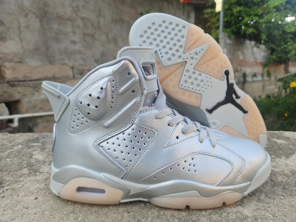 Air Jordan 6 Sneakers - Metallic Silver