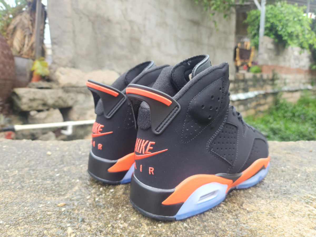 Air Jordan 6 Retro 'Shattered Backboard' Sneakers - Black and Orange