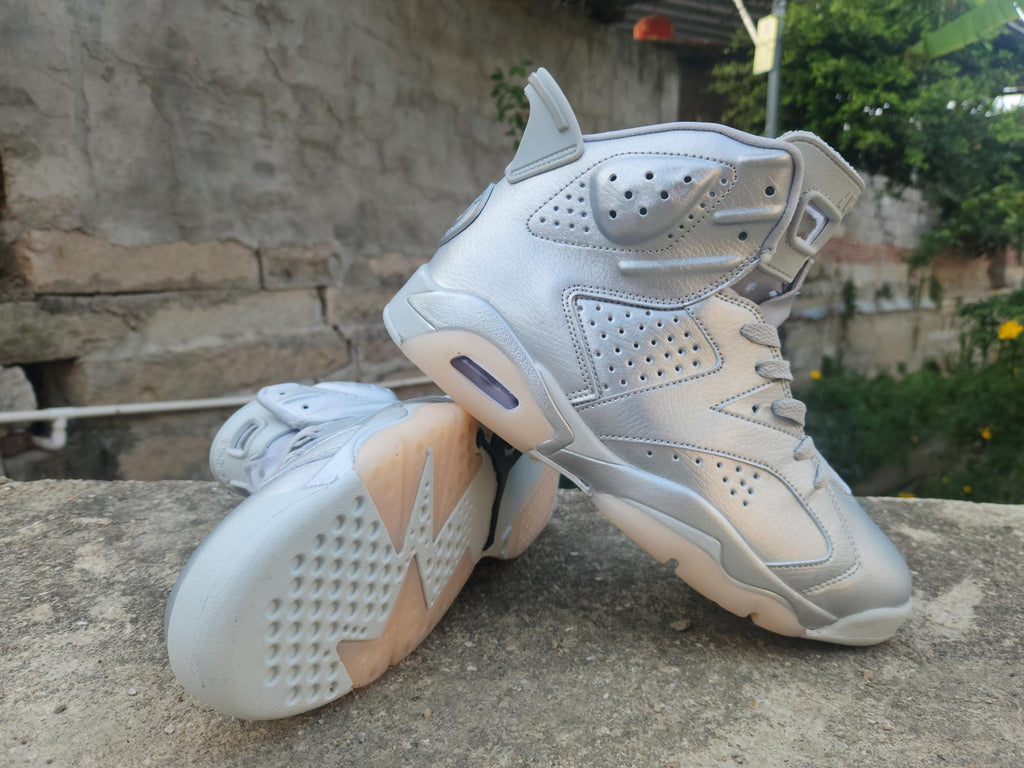 Air Jordan 6 Sneakers - Metallic Silver