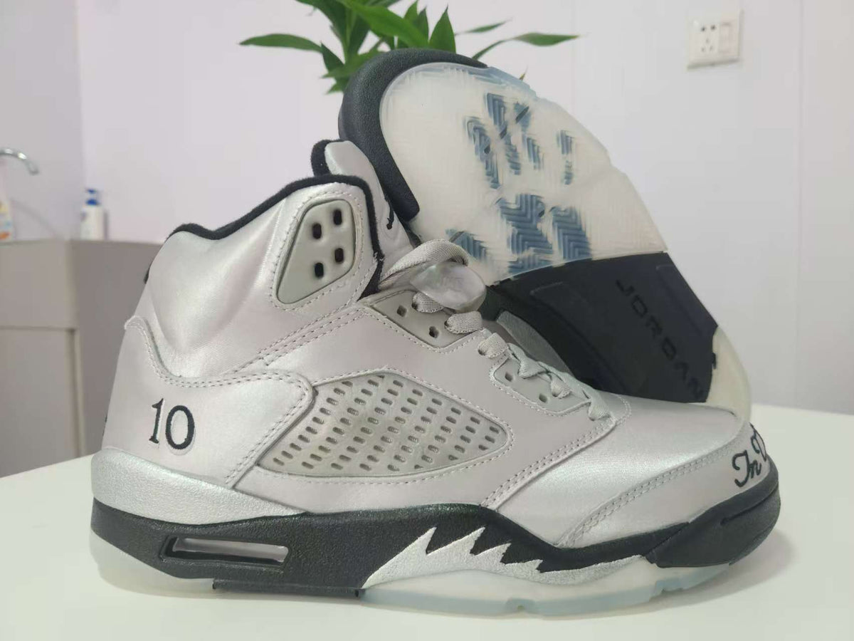 Air Jordan 5 Retro Men's Sneakers 'Wings' - Silver and Black
