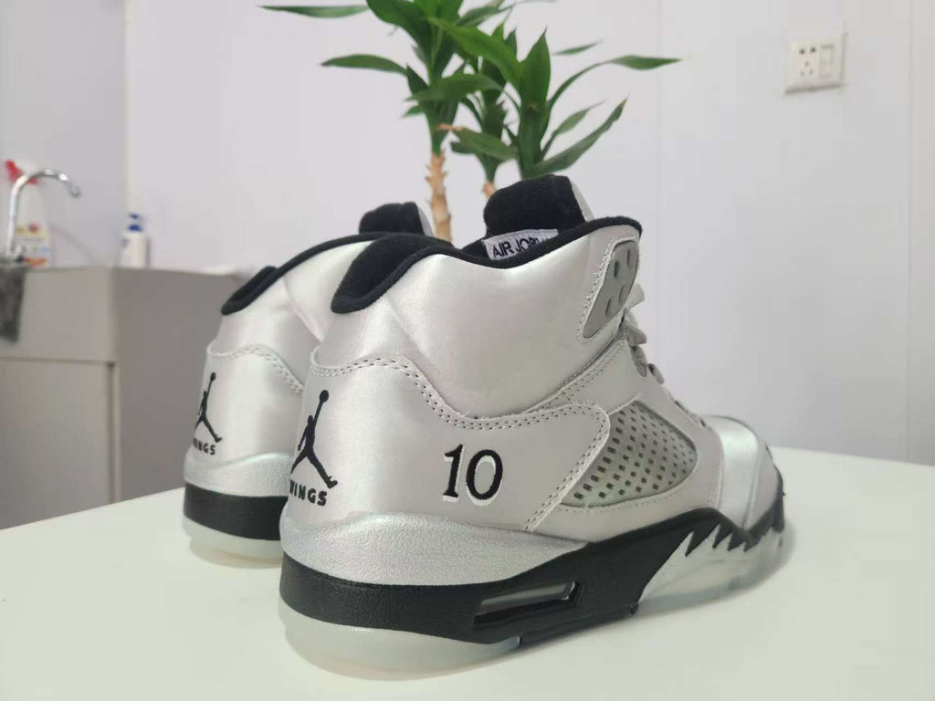 Air Jordan 5 Retro Men's Sneakers 'Wings' - Silver and Black