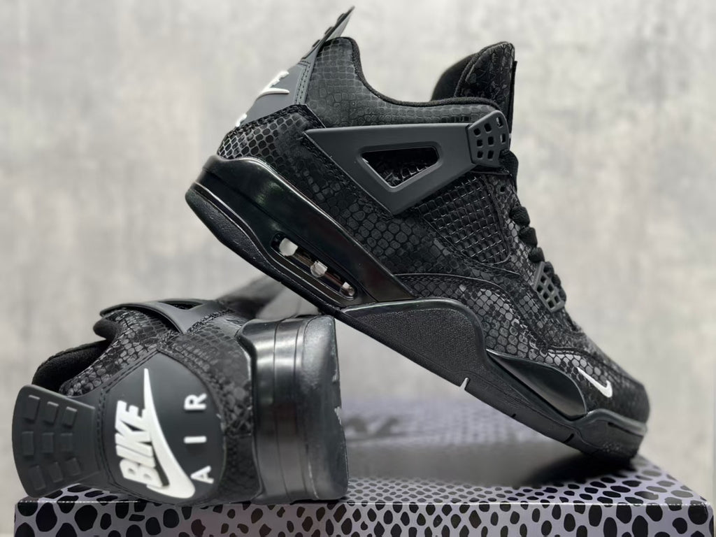 Air Jordan 4 Retro 'Black Mamba' Sneakers - Black