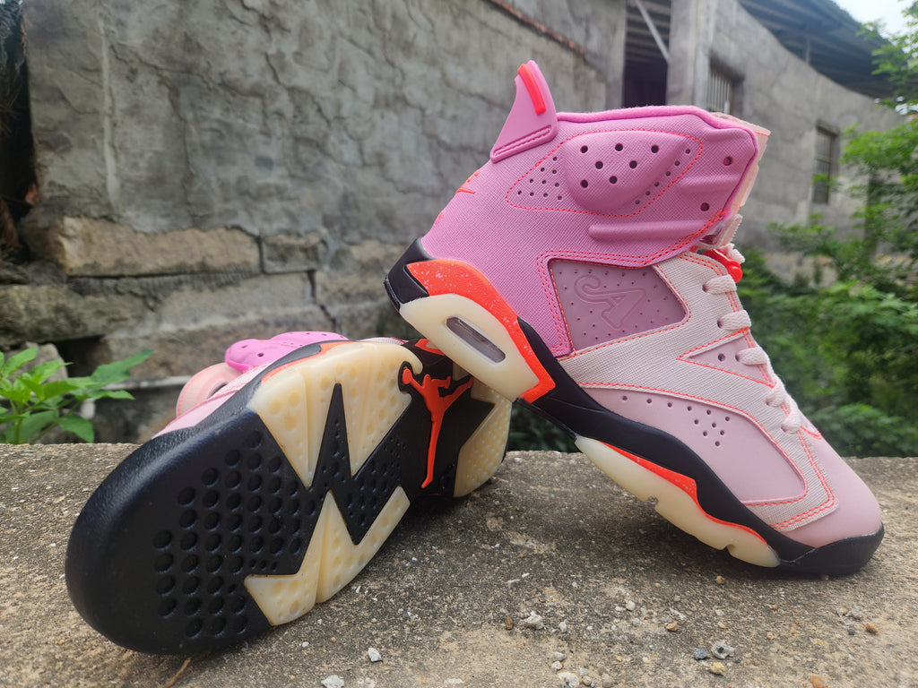 Awake NY x Air Jordan 6 Sneakers - Pink