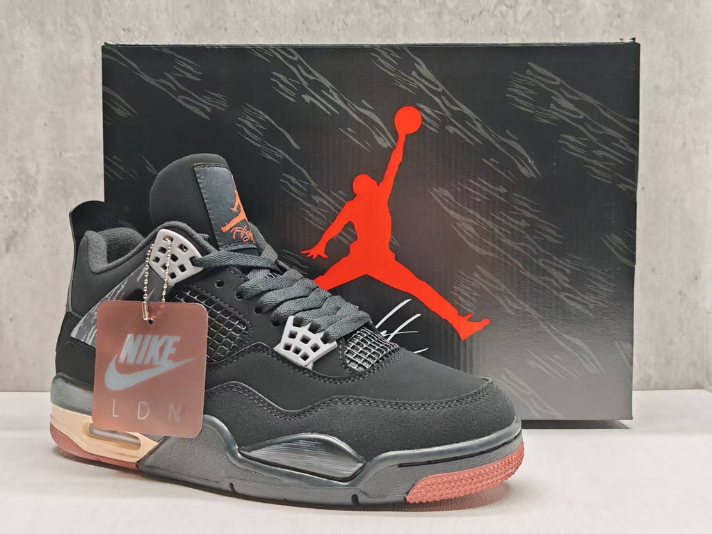 Air Jordan 4 'London' Sneakers - Black and Red